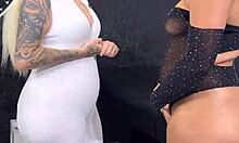 tattoo artist licks client's huge ass till she squirts on vibrating machine 😜🔥