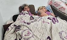 madrasta sneaks in bed spreads big ass for stepson deepthroat and pussy domination 😈🍆