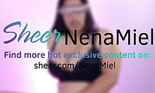 con el sostén puesto gimiendo fuerte mientras mi panocha se moja toda