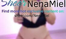 con el sostén puesto gimiendo fuerte mientras mi panocha se moja toda