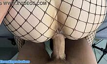 meti o pau na gata safada gozando na cara dela