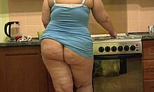 i quit cleaning to slam my fat ass pawg style