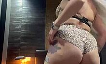 Alina Teases with Extreme Squirting in Luxury Room