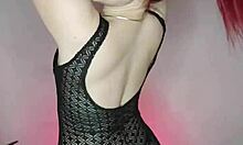 tu hermanastra se calienta con mis nudes y viene por mi con plug en el culo