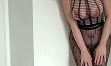 hey sis why you masturbating that big arab ass on cam?