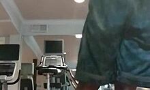 damn this 21-25yo homemade workout beauty is too cute!