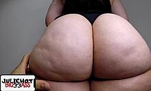 rainha da fartura squeezes her huge ass and natural tits before sucking juliehot33 off