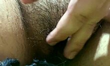 check out this linda buceta peluda getting massaged all wet and hairy 😘