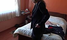 i love flashing my curves while guys stroke huge cocks
