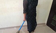 bartan dhone wali 18 saal ki kunwari nokarani ko room malik ne kutiya banakar choda aur muh me lund diya 😩💦