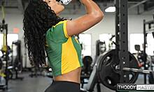 putinha fitness lifts that cock for wild fun 😈🍆💦