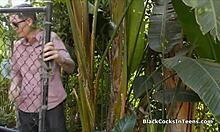cuckold boyfriend watches girlfriend suck massive bbc