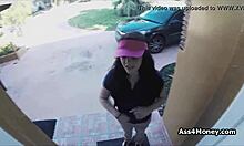 i called for pizza but ended up gettin a hot blowjob delivery for cash money!!