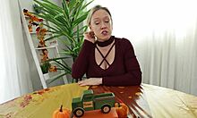 step sis gets close before thanksgiving dinner with breezy bri, teasing into full taboo ride 😏🍗💦