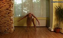 Whoa, Russian ballerina Alla spreads naked in acrobatic bridges!