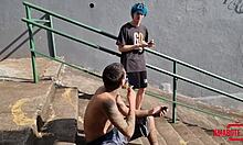 ei, quer ver dois amigos comendo a amiga gostosa depois de espiar no chuveiro?