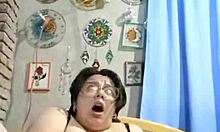 oh man marysubmissive's fat saggy tits and curvy ass in this homemade handjob update... so submissive