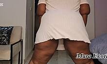 Ebony Milf's Fat Ass Bounces While Spreading Juicy Pussy Close-Up