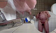 Geiles Pissen In Der Dusche Mit Sexy German Toes Fetish