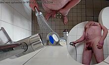Geiles Pissen In Der Dusche Mit Sexy German Toes Fetish
