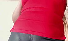 esposa puta en leggings se masturba dripping wet para el jefe del cornudo... adicta al cuckold swinger