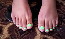 Milf goddess spreads bare toes demanding intense foot licking worship