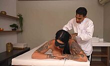 colombian masseur fucks curvy client while husband waits