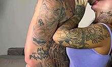 Garanh�o tatuado fode cuzinho da morena rabuda tatuada cavala in hot action