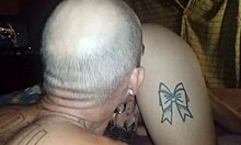 Gostosa wife worships ass with licks and slaps