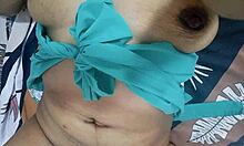 casero rico masajeo mi coño y tetas