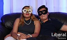 novia es convencida por su novio a grabar
