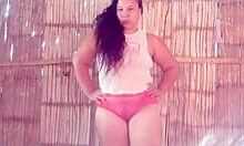 hermosa madura latina shakes her big ass in lingerie while dancing