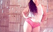 hermosa madura latina shakes her big ass in lingerie while dancing
