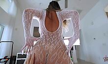 Big booty stripper Lexis Star gives the full experience