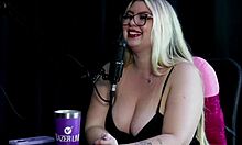 Amateur tries bondage and group play
