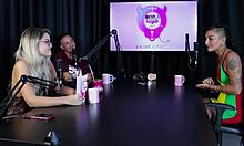morena gostosa e loira safada ficam peladas depois de contar as experiencias na mansao so com mulheres caroleta roots sheer red