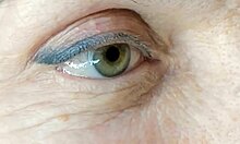 i cummed a huge load right on her eye