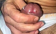 Uma punheta gostosa