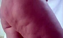 Minha madrasta adora se exibir na frente da camera de vigilancia que instalei