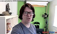 yorkshire geek sprays cum on brit babe's face, wow! 😍