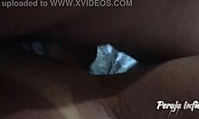 Gravei minha esposa tarada sentando no dotado musculoso. Safada adora ser judiada na cama!