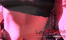 Ruivinha Tatuada Exibicionista Ao Sol Xred Feels Intense Pleasure Riding Solo