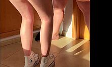 Teen de 18 años toma polla dura! 😈