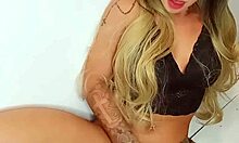 Você gosta de chocolate? Eu amo gozo quente na boca 😋 - sexdoll 520