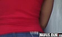 Curious eyes catch Stefania Mafra porkin at the carwash