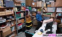 فتاة سرقة كاتارينا تأخذ عقاب نيك جامد