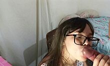 Putinha Puddim m-a rugat să ejaculez în gaura ei strâmtă