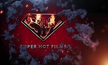 Poizon Ivy Plays With Her Wet Ass And Pussy!