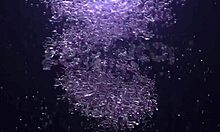 छोटी एशियाई टीन 18+ सेक्सी डांस करती है?