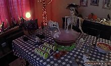 amateur teen 18+ girl facial swalloween fun